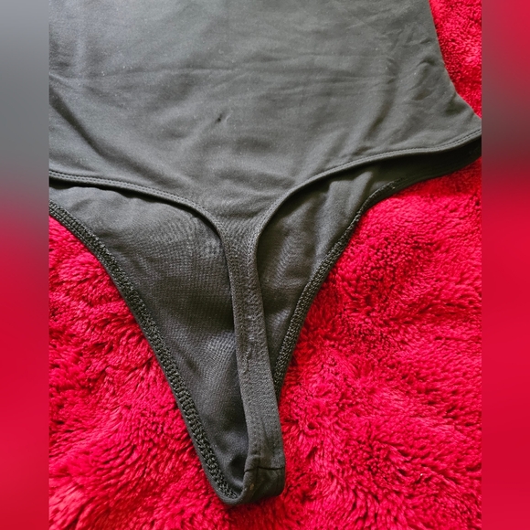 Babaton Contour Tank Bodysuit. Size L - Picture 7 of 12